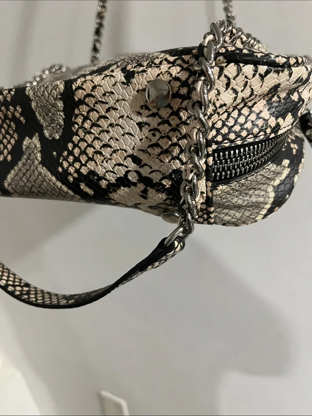 Snake Print Chain Shoulder Bag in Black & Cream